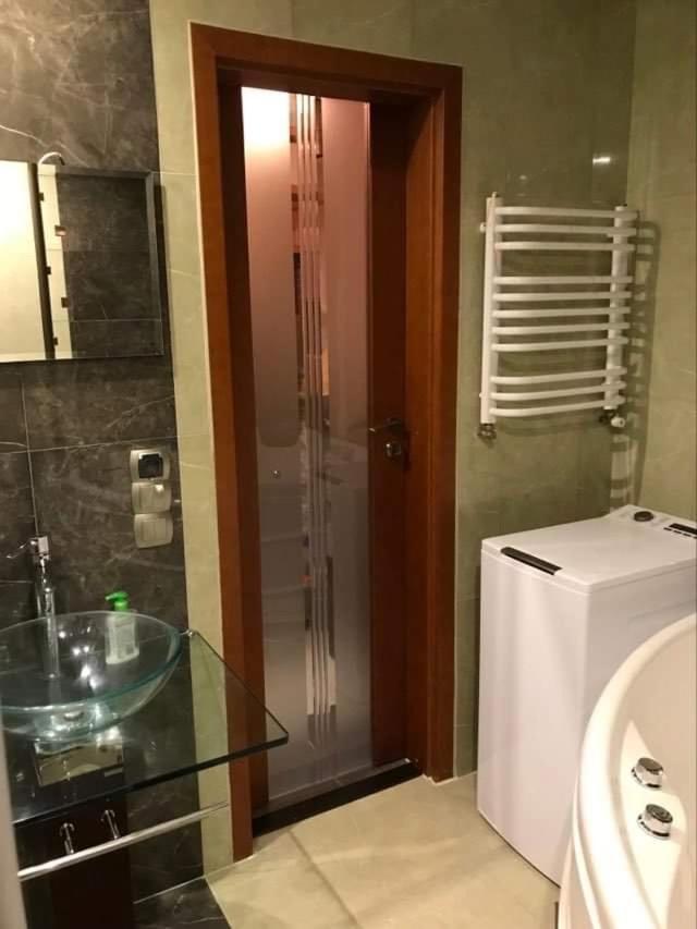 затишна в спальному районі Apartment Lviv